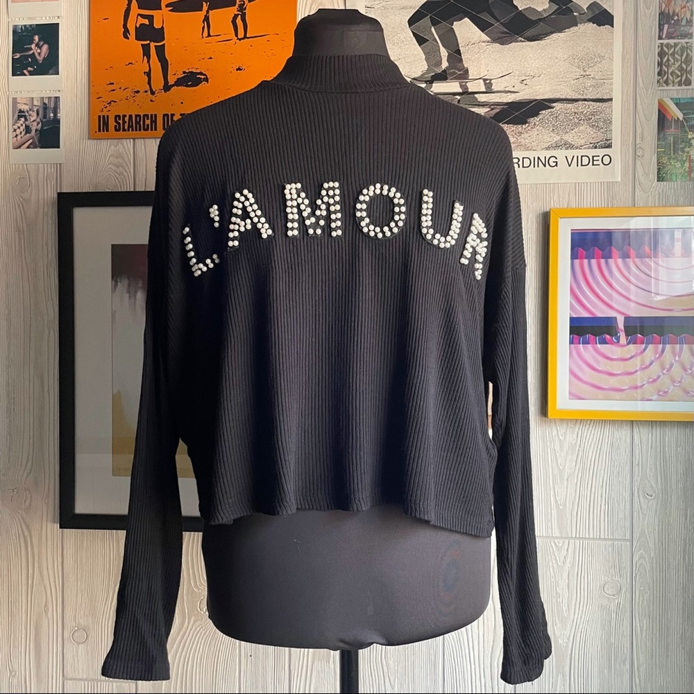 High Neck Pearl Graphic Art Ribbed Knit Oversized Crop Top French Casual Spring